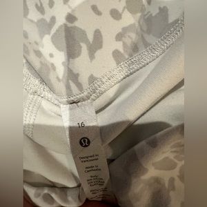 Lulu capri leggings